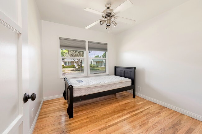 Photo - 4906 Fidler Ave