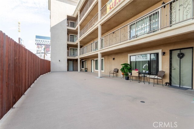 Photo - 1466 Tamarind Ave Unit 104