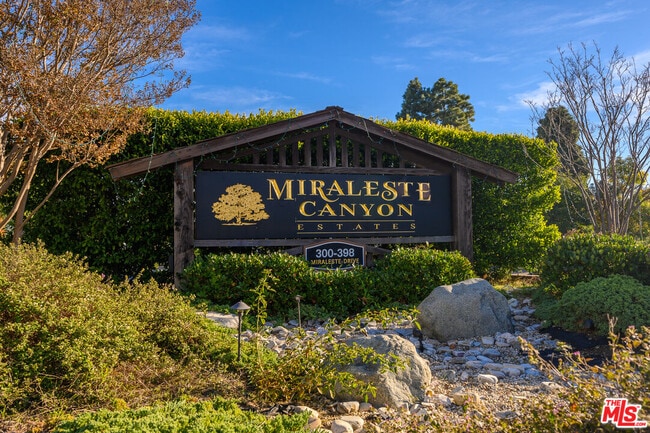 Building Photo - 348 Miraleste Dr Unit 303