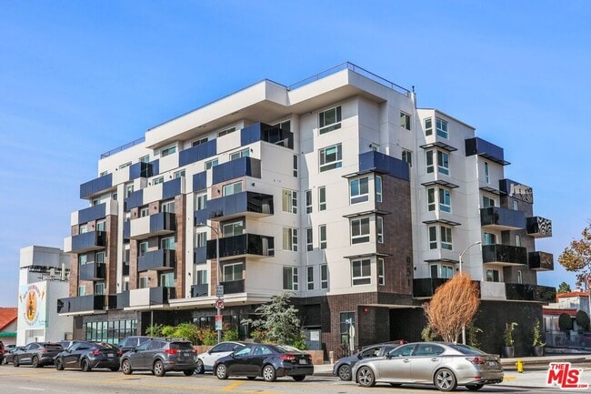 Building Photo - 951 Ogden Dr Unit 204