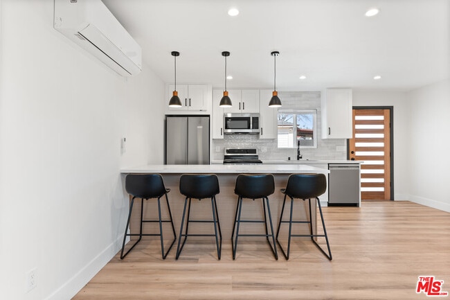 Photo - 6917 1/2 Hesperia Ave