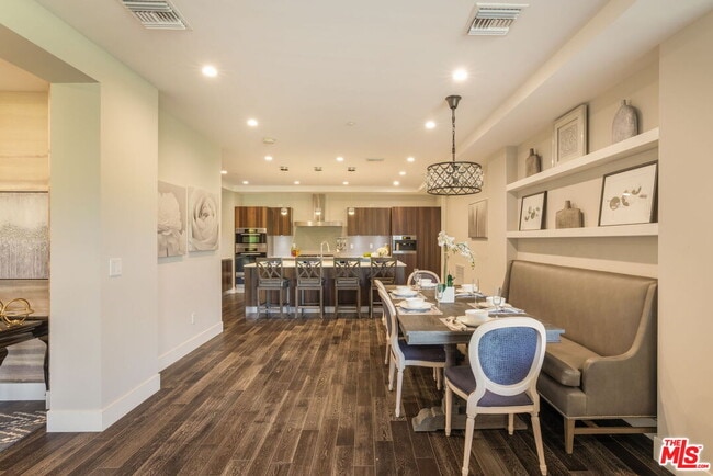 Photo - 460 N Palm Dr Unit 403