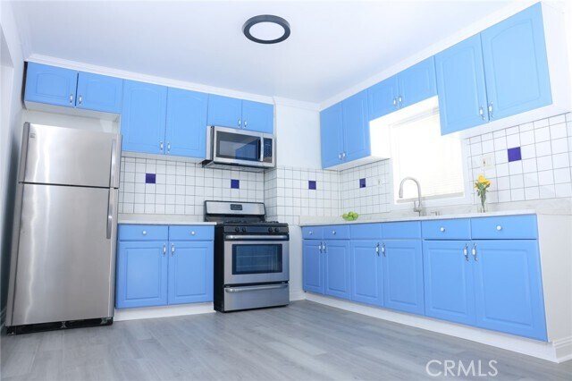 Photo - 1033 W 62nd St
