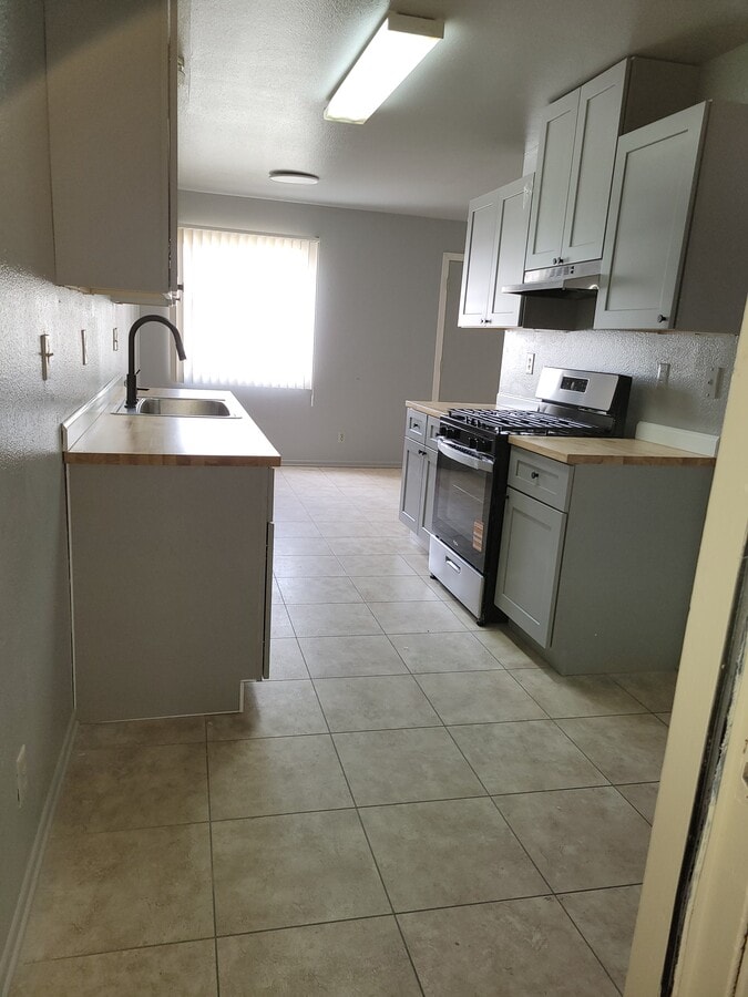 Photo - 1920 E Cypress St Unit 26