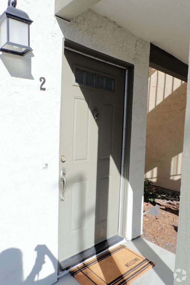 Building Photo - LEASE Ash Unit 2 Rental