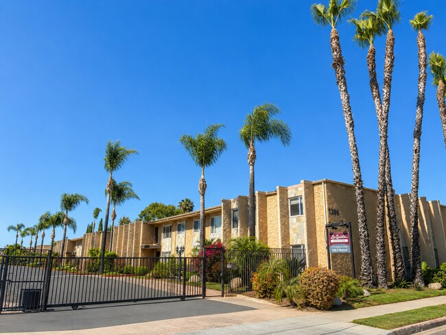 Photo - Beautiful Updated 2 Bed / 1.5 Bath Condo Unit 17