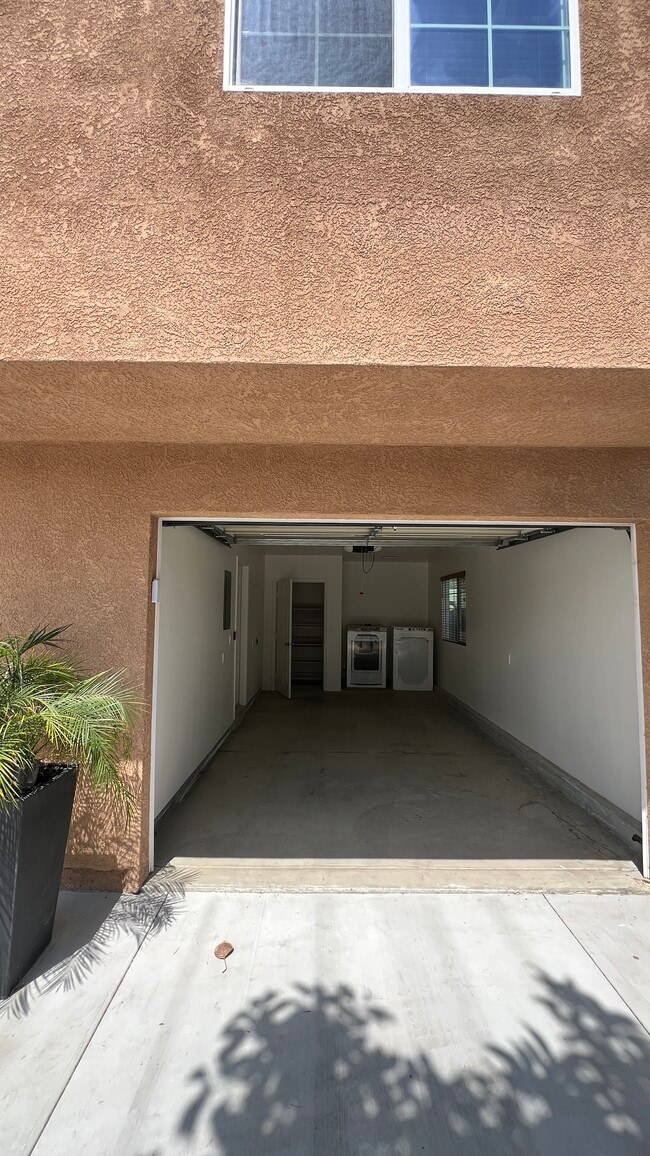 Photo - 419 N Sloan Ave