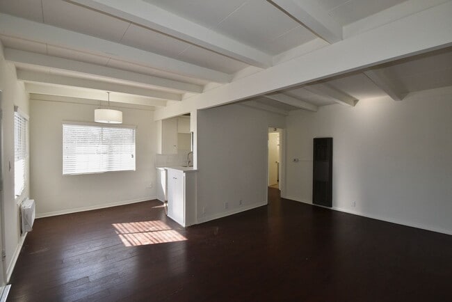 Photo - 6125 Whitsett Ave Unit 12