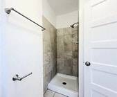 Photo - 727 E 81st St