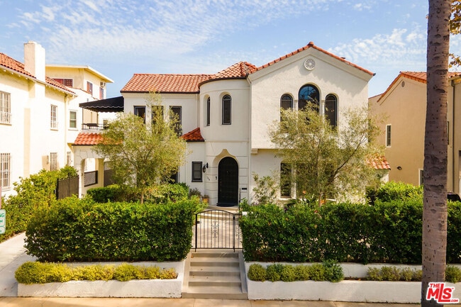 Building Photo - 144 S Orange Dr