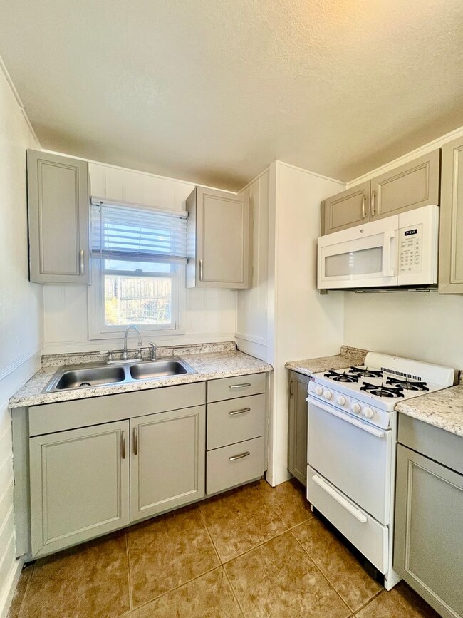 Building Photo - 66358 7th St Unit 01