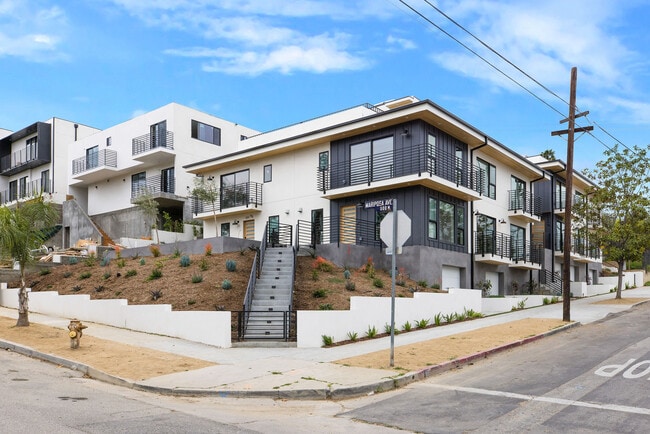 Photo - 571 N Mariposa Ave Townhome