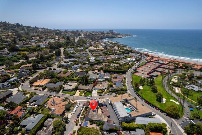 Downstairs 2BD/1BA in La Jolla Shores with... - Downstairs 2BD/1BA in La Jolla Shores with... Apartment Unit 07