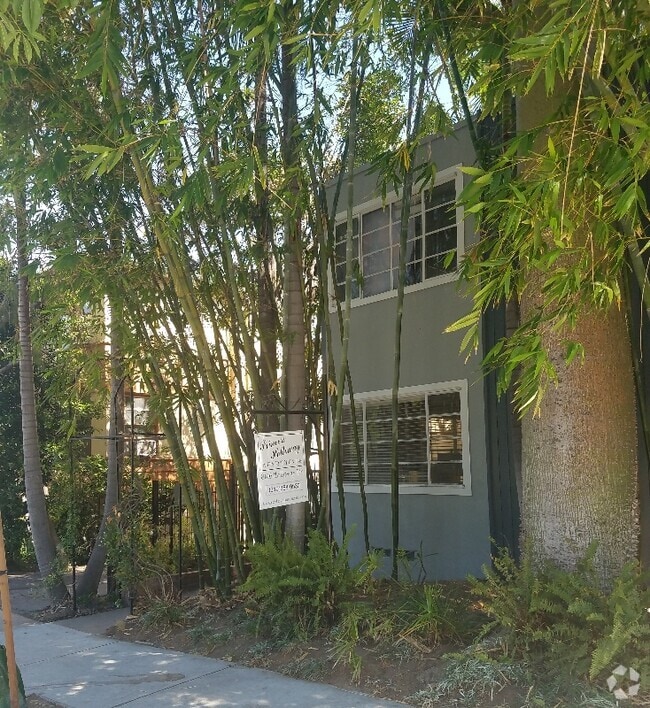 Building Photo - 8616 Holloway Dr Rental