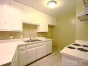 Kitchen - Anaheim Cottages Apartments