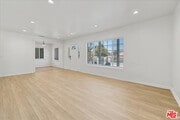 Photo - 17226 Vanowen St
