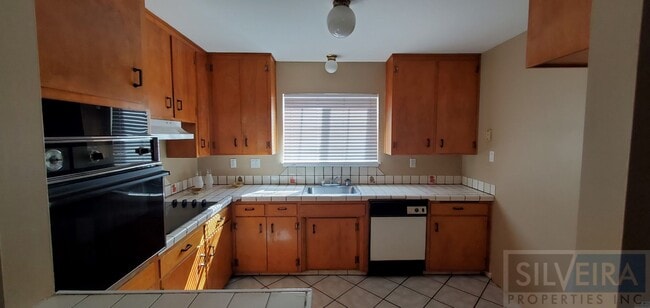 Photo - 1642 N Russell Ave Unit 1