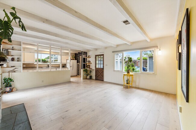 Photo - 1161 High Rd