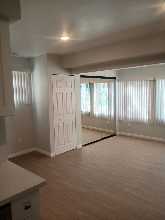 Photo - 5302 Colodny Ave