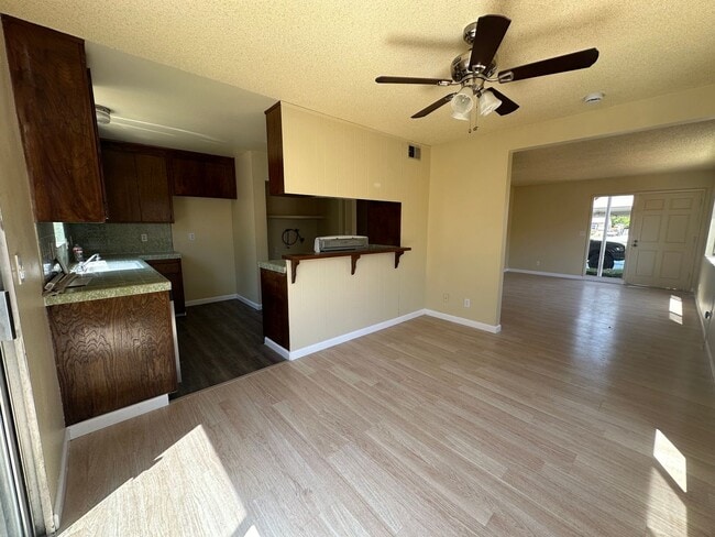 Photo - 1423 Edgewood Dr Unit A