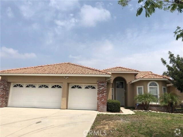 Building Photo - 15974 Sunburst Dr Rental