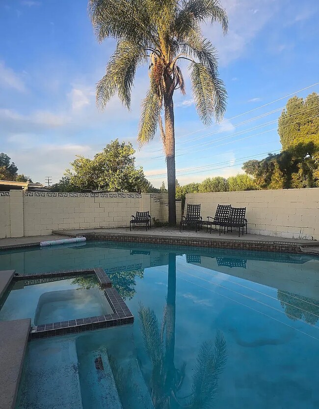 Photo - 18735 Lemarsh St