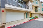 Photo - Modern 2Bdm 2.5Ba Condo in ViewPointe Comm...