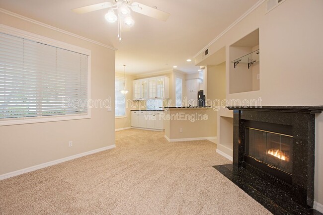 Building Photo - 10722 Sabre Hill Dr Unit 131