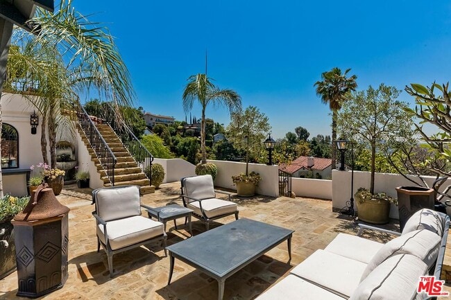 Photo - 2420 Chislehurst Dr