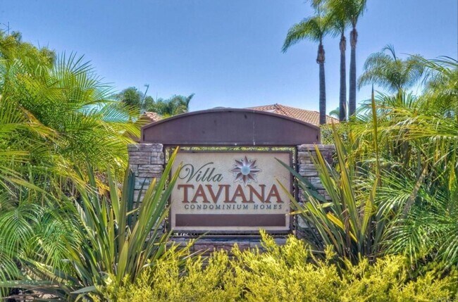Building Photo - Beautiful 2-Bedroom Condo in Desirable Ran... Unit 111