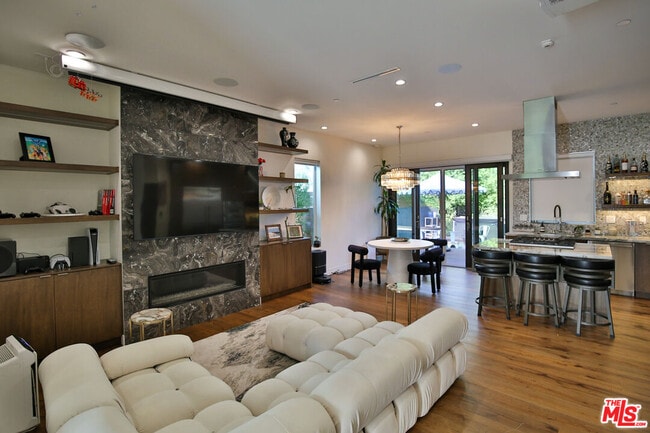 Photo - 8501 Belford Ave