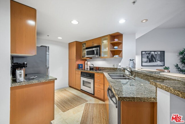 Photo - 13700 Marina Pointe Dr Unit 807