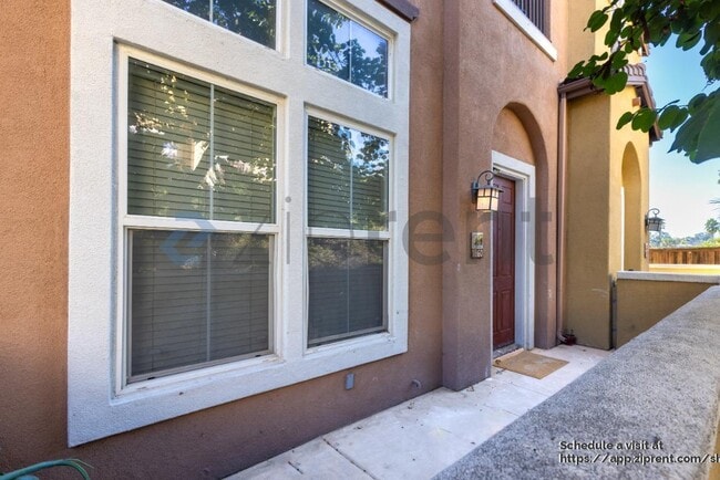 Photo - 1860 E 12th St