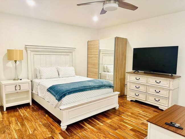 Photo - 1710 E Fruit St Unit Studio