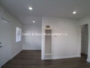 Photo - 230 E Hullett St Unit #01