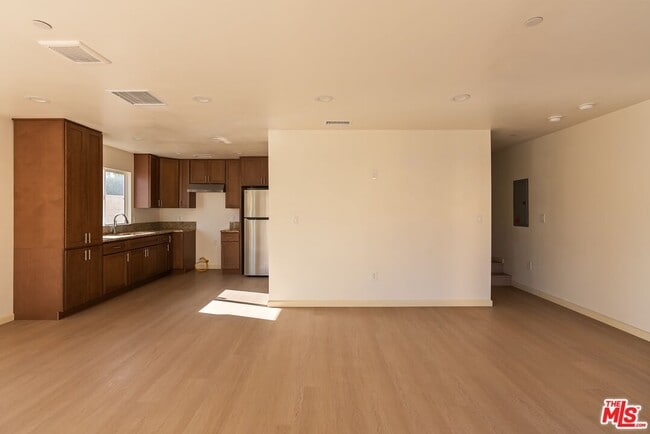 Photo - 1120 W 110th St Unit 1/2