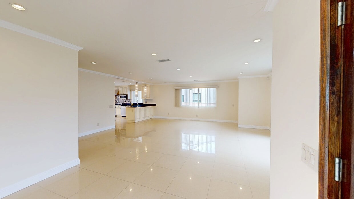 3D Tour - 4937 Hesperia Ave Apartment