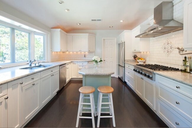 Photo - 7120 Pacific View Dr