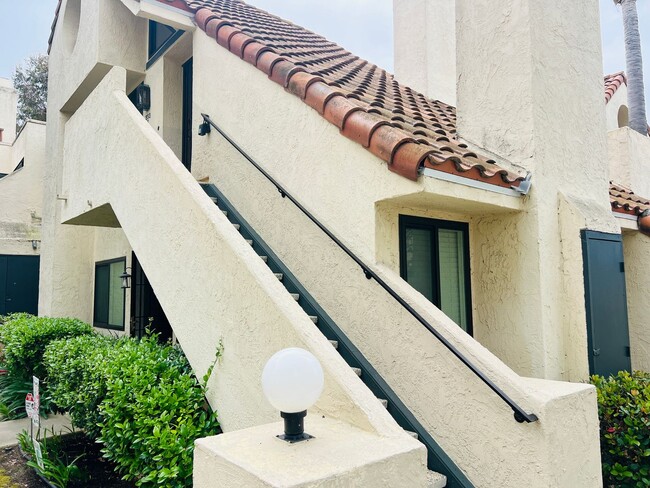 Photo - Beautifully Vista Upgraded Upstairs Corner Condo
