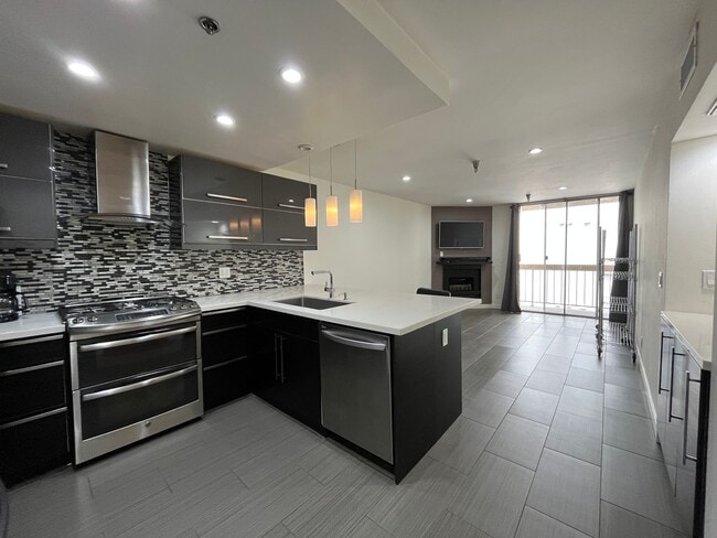 NoHo Arts 1+1, upgraded condo w/gym, pool ... - NoHo Arts 1+1, upgraded condo w/gym, pool ...