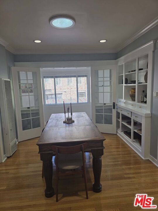 Photo - 2122 Hillhurst Ave