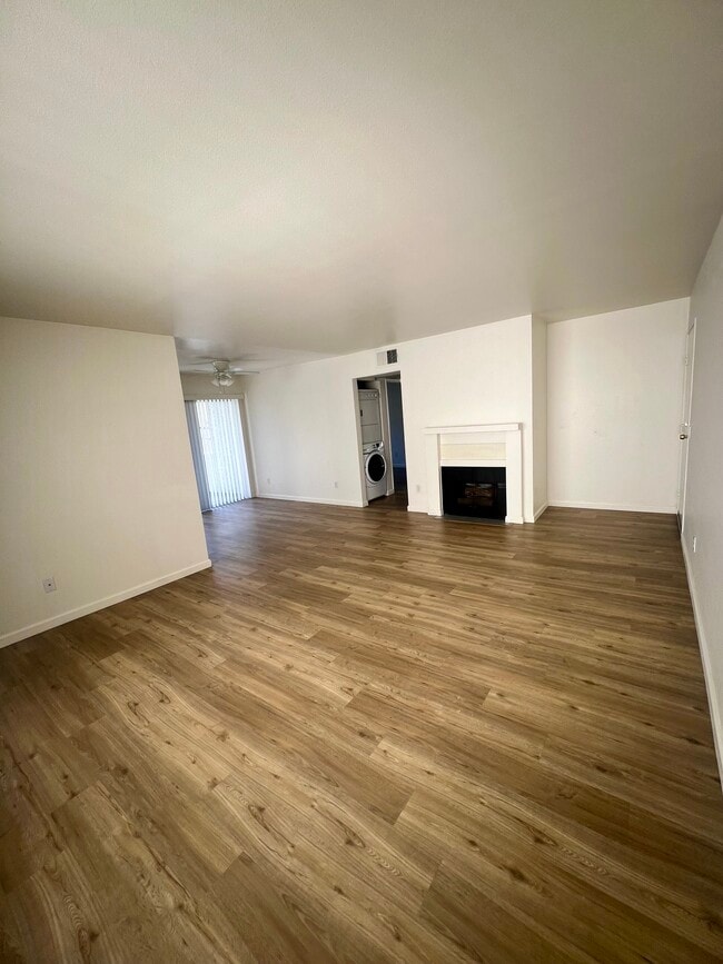 Living Room - 740 Alfred N St Unit 204