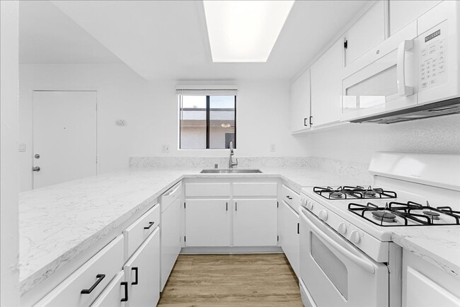 Photo - 631 E Elk Ave Unit 08