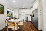 Photo - 737 Griffith Way