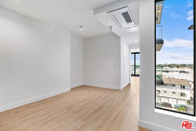 Photo - 3688 Overland Ave Unit 613