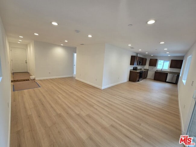 Photo - 14756 Lemay St House