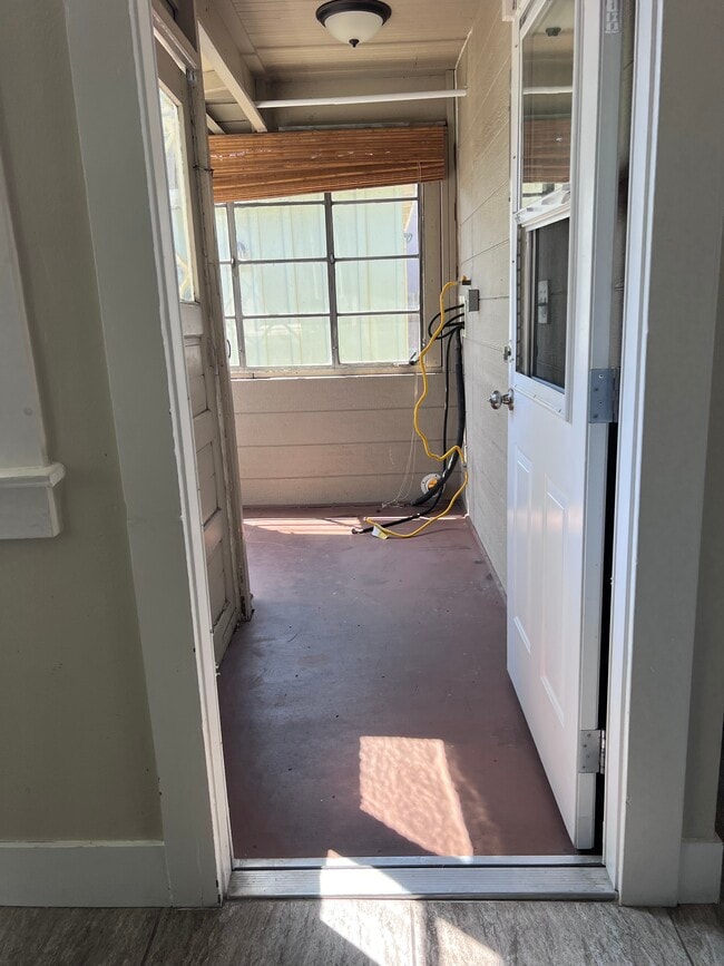 Photo - 2512 E 3rd St