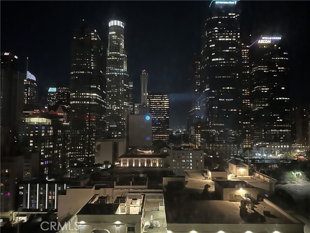 Building Photo - 400 S Broadway