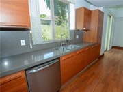 Photo - 1243 Franklin St