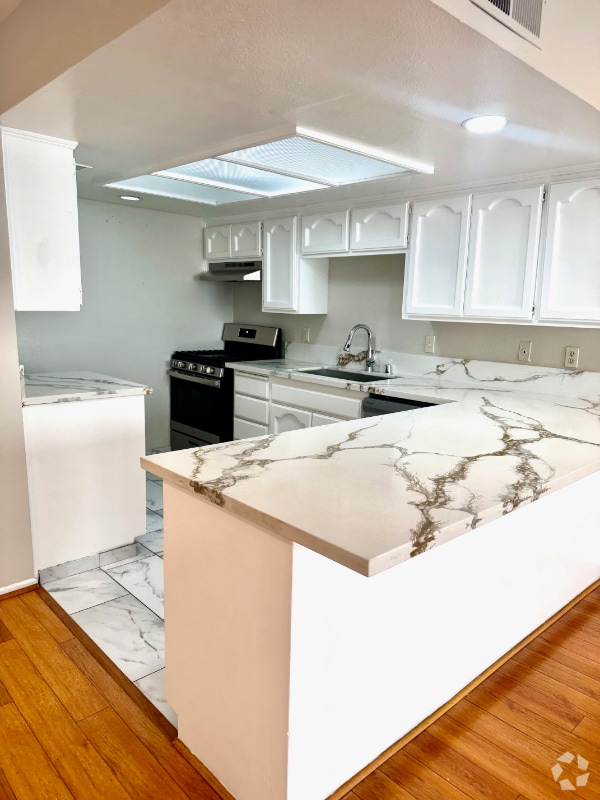 Building Photo - 421 N Kenneth Rd Unit 102 Rental